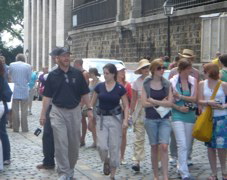 Yes that's Ron Howard